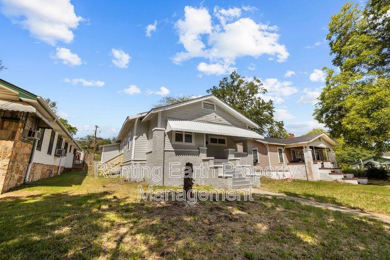 1520 34th Ave N - Photo 5 of 19