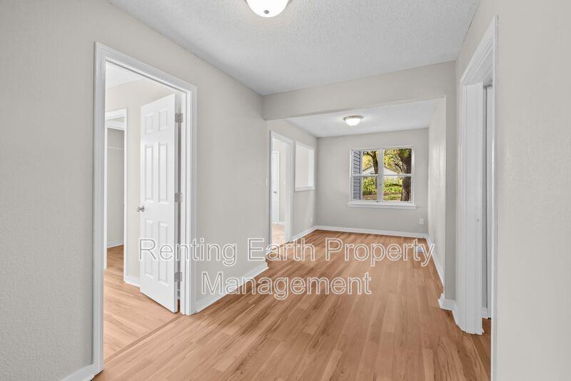 7404 Paris Ave - Photo 3 of 17