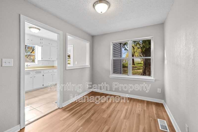 7404 Paris Ave - Photo 4 of 17