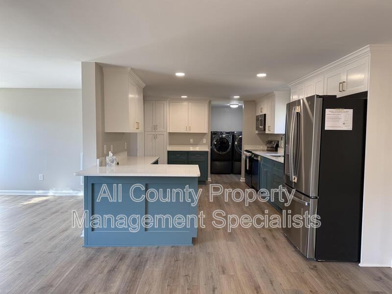 1055 Motley Road - Photo 3 of 12