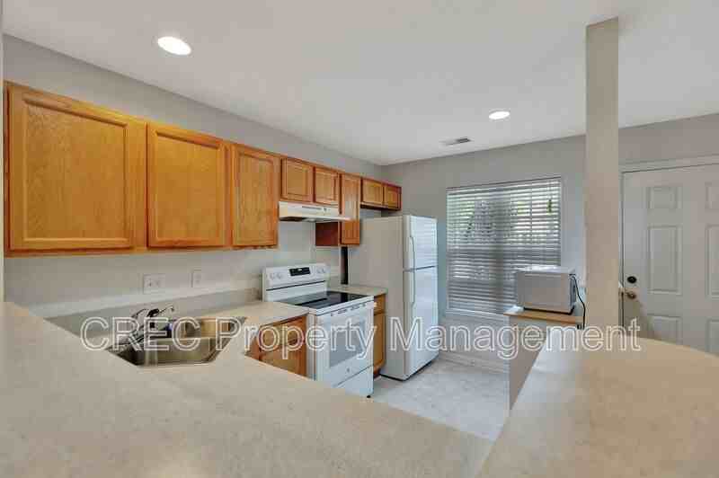 8114 Shadow Oak Dr - Photo 5 of 23