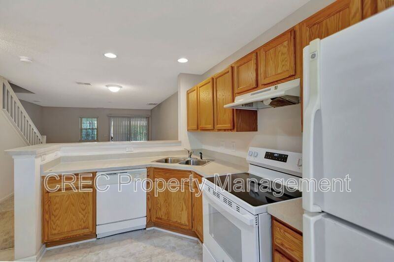 8114 Shadow Oak Dr - Photo 6 of 23