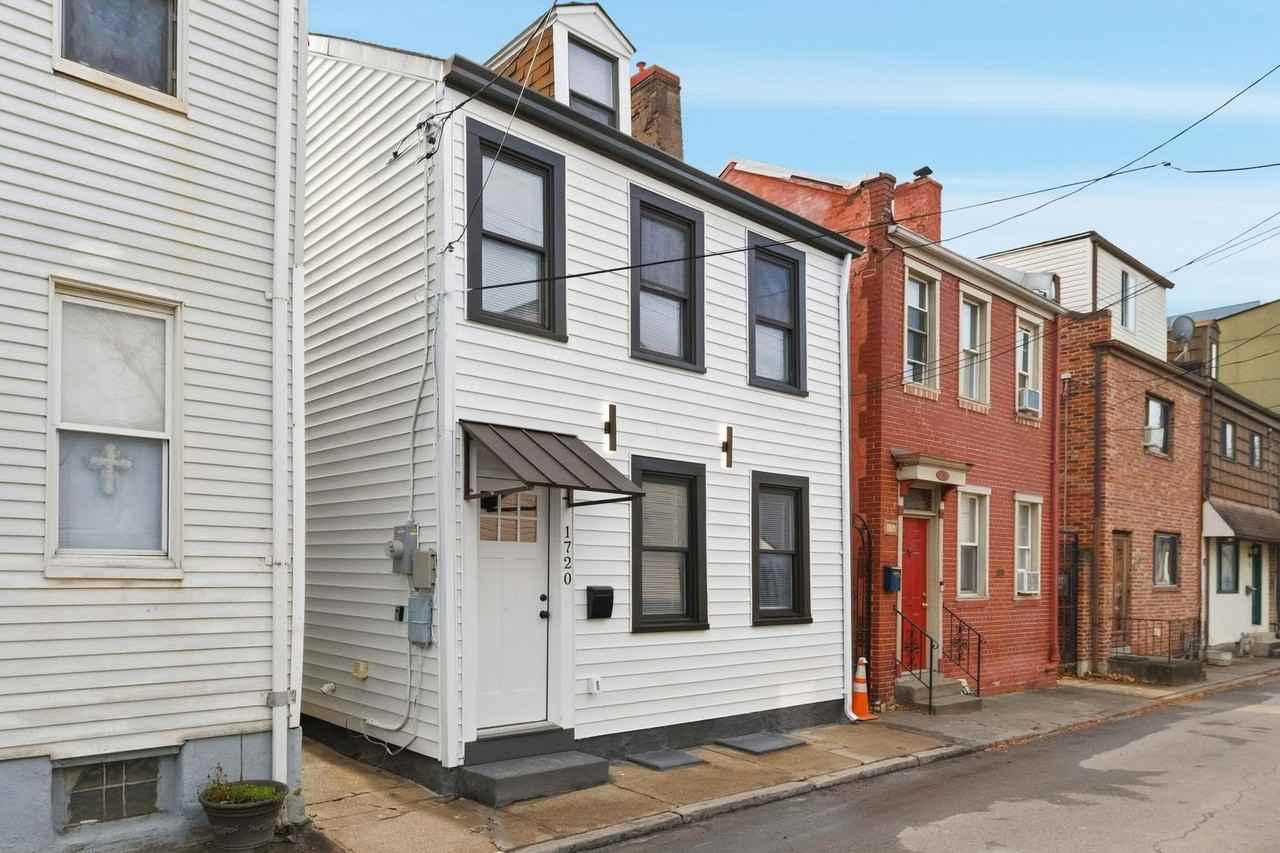 1720 Fox Way - Photo 3 of 40