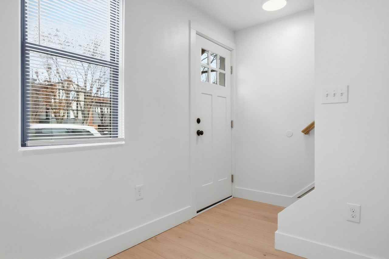 1720 Fox Way - Photo 6 of 40