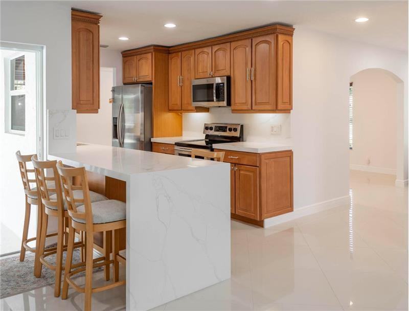 2289 Windsor Rd - Photo 4 of 17