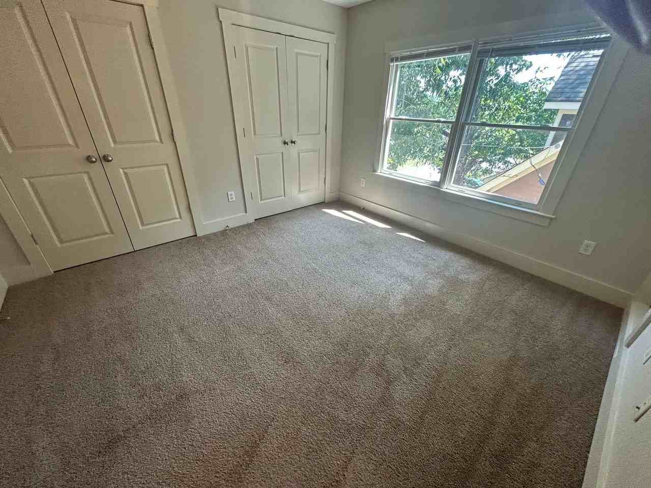 460 Athens Ave - Photo 6 of 9