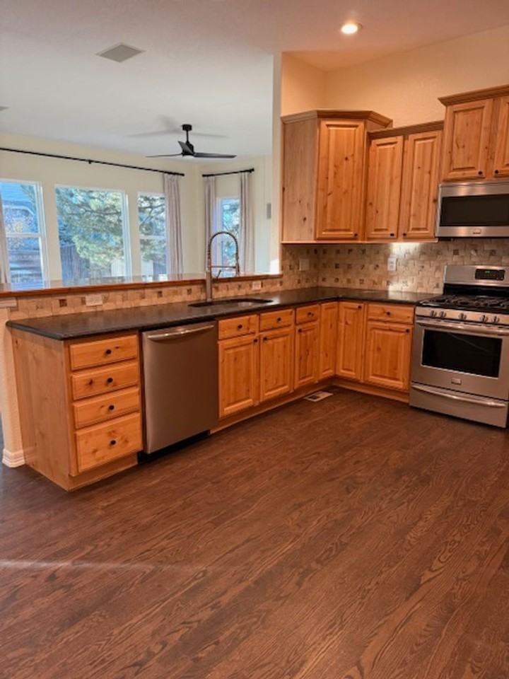 10507 Salida Street - Photo 4 of 41