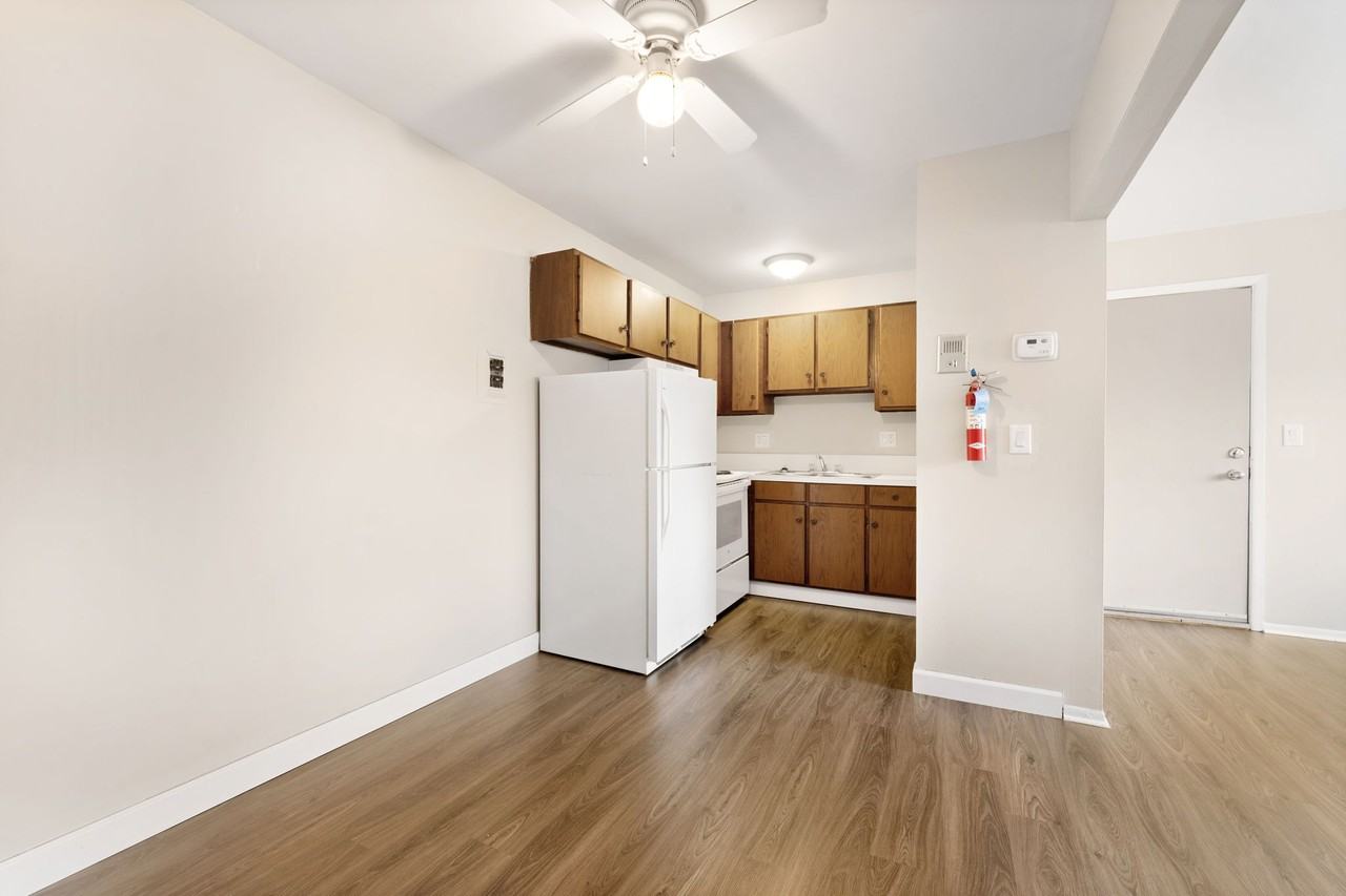 1427/1437 Ford Ave. *EPM* - Photo 3 of 10