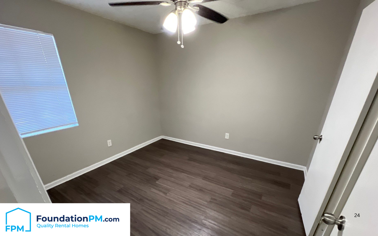 267 Greenlaw Avenue - Photo 3 of 11