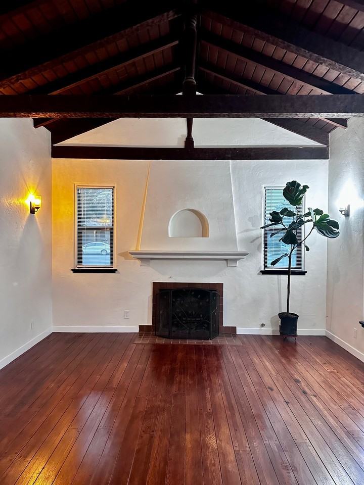 3195 Pine Avenue - Photo 2 of 50