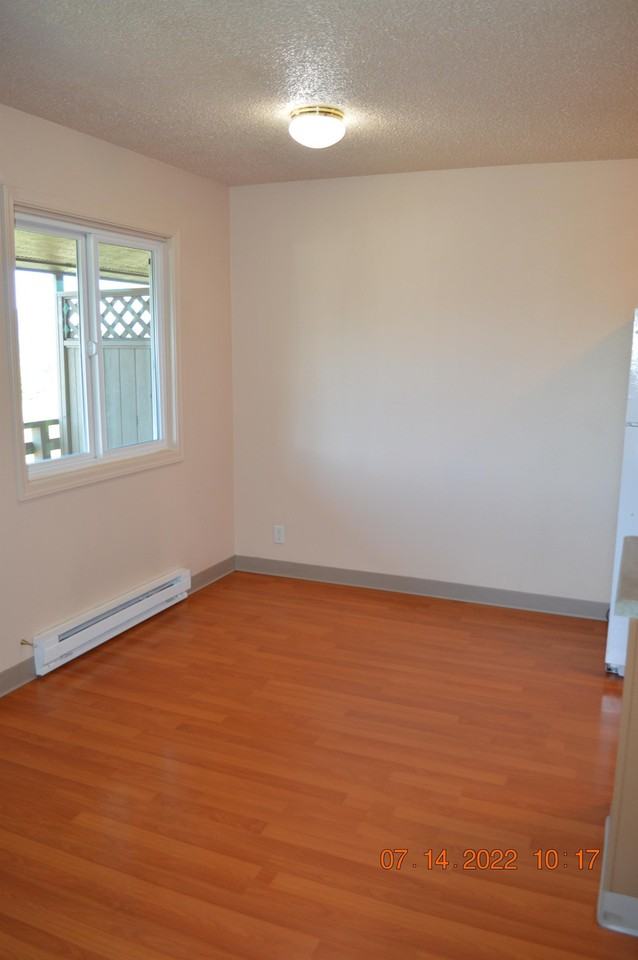 725 Northwest Pine Street - Photo 6 of 18