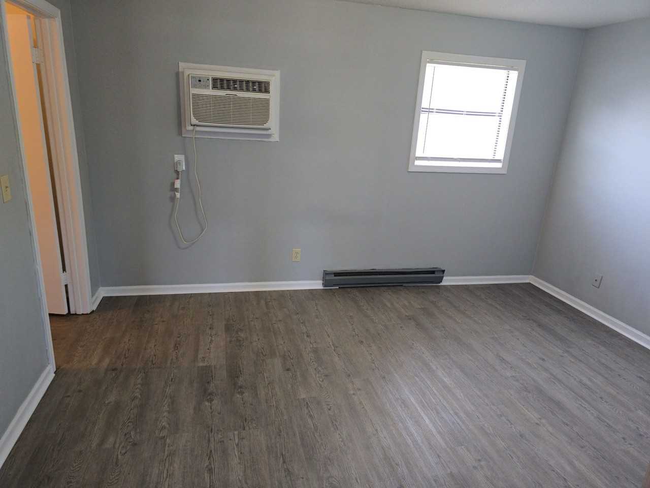 SHATTALON TERRACE APARTMENTS - Photo 4 of 8