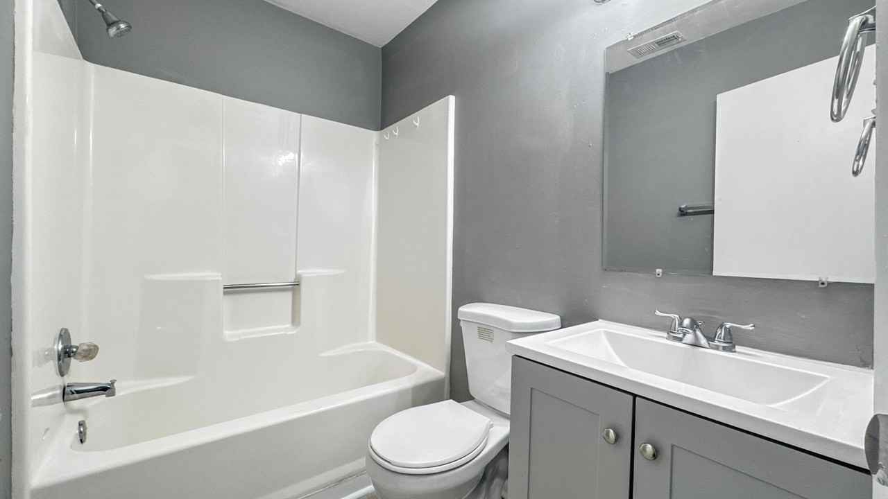 1100 Wilson Rd - Photo 6 of 20