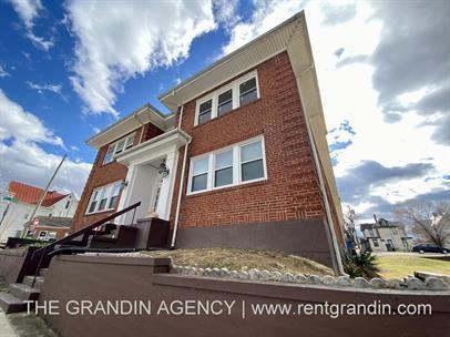 202 Elm Avenue - Photo 3 of 11