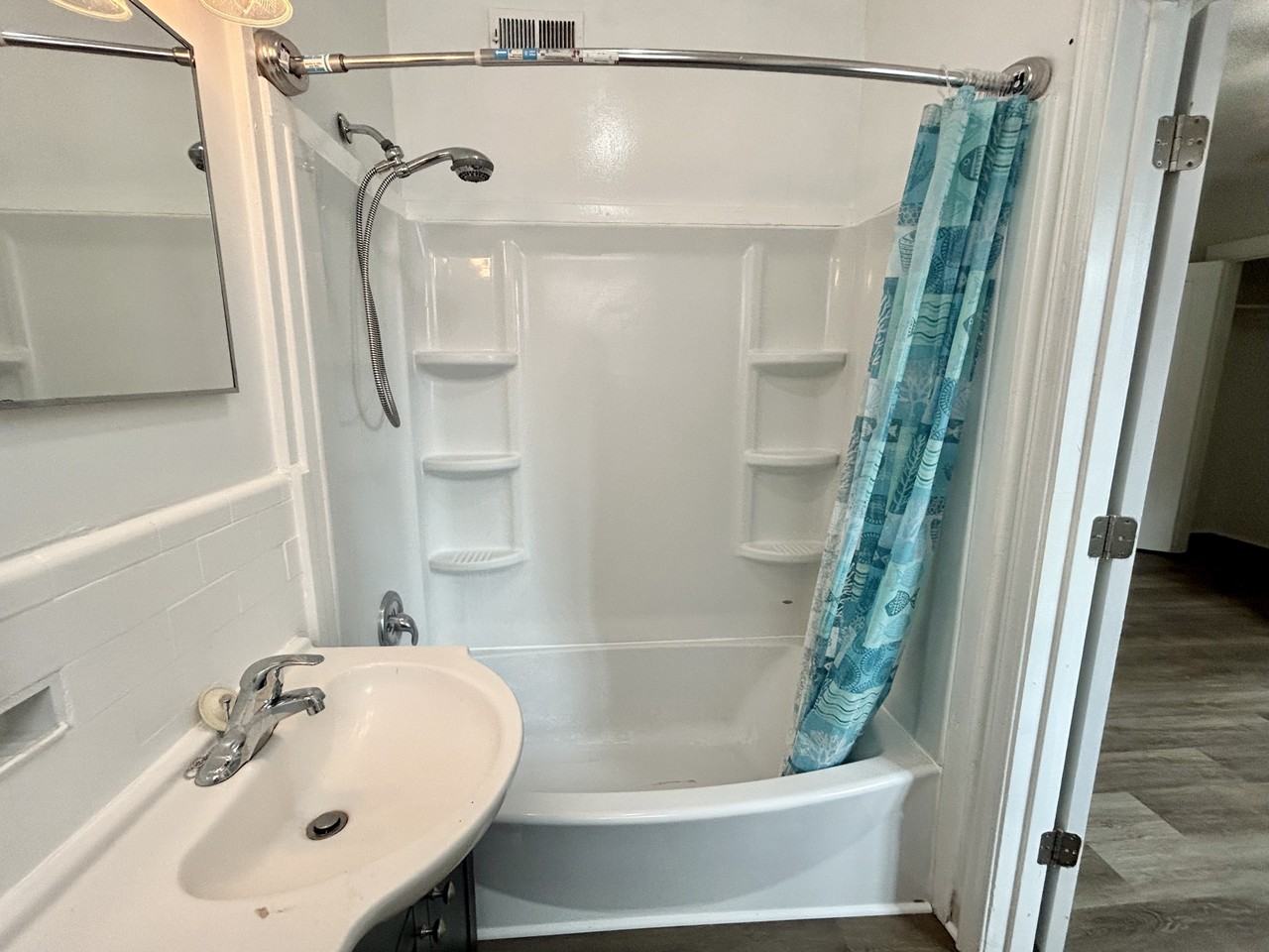 202 Elm Avenue - Photo 5 of 11