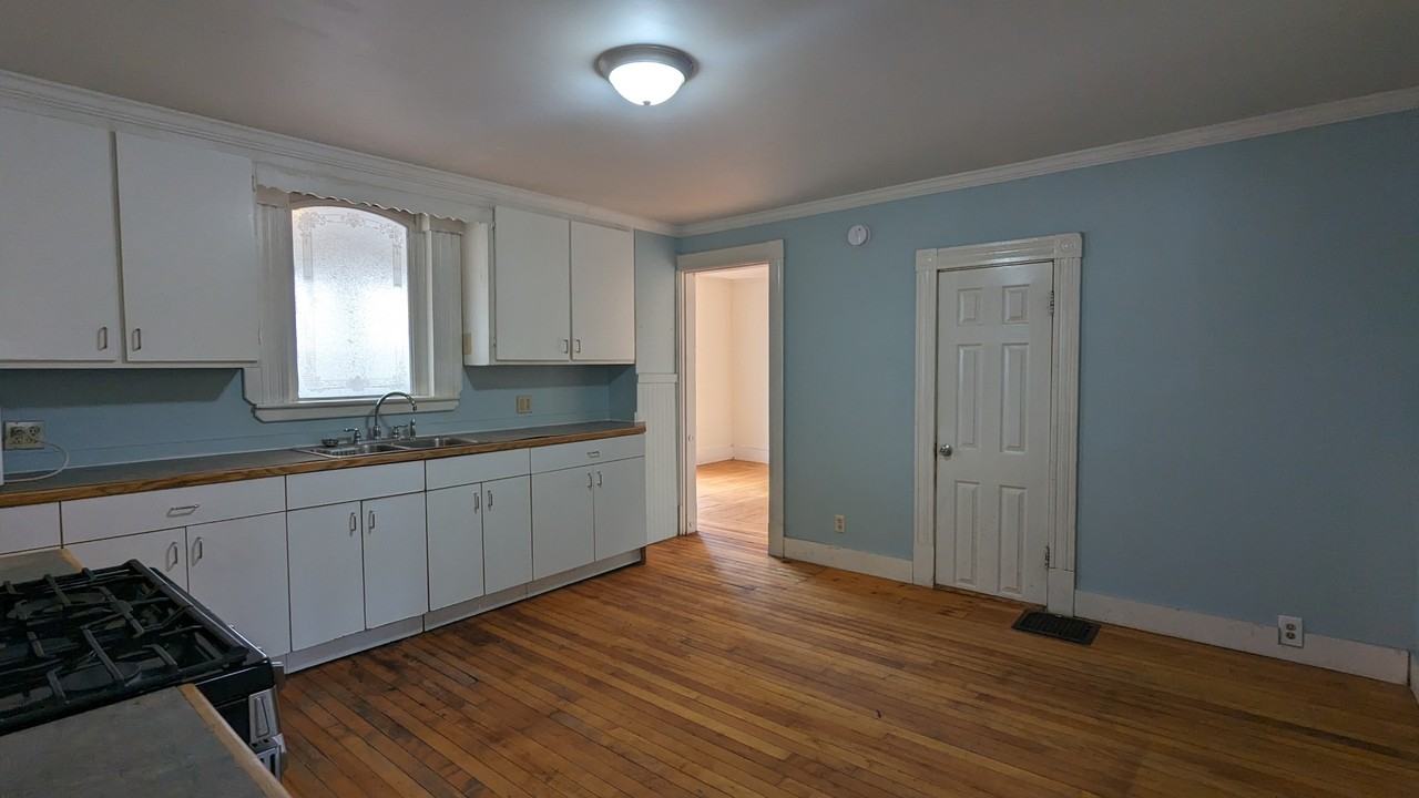 Gilbert Street 45A (OM) - Photo 4 of 20