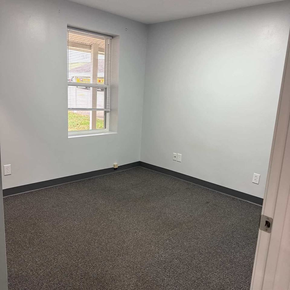 Riverbend - Photo 6 of 10