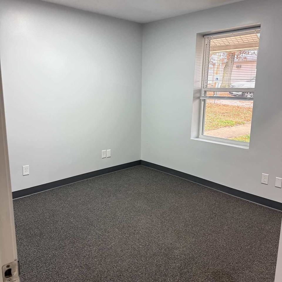 Riverbend - Photo 7 of 10