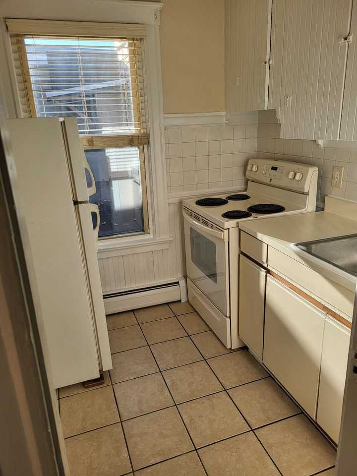 74 Pecker Street - Photo 3 of 9