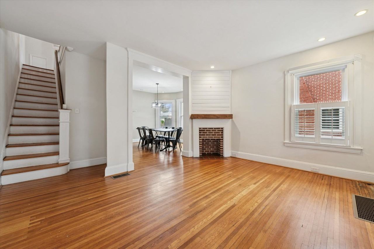 326 Dean St - Photo 4 of 39