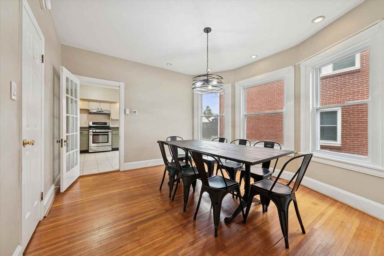 326 Dean St - Photo 5 of 39