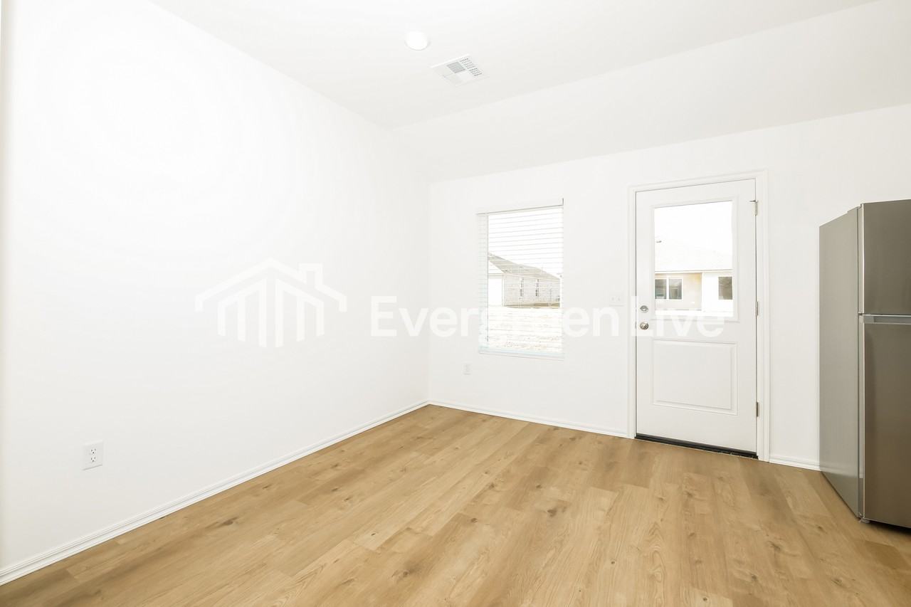 4005 Olivia St - Photo 6 of 16