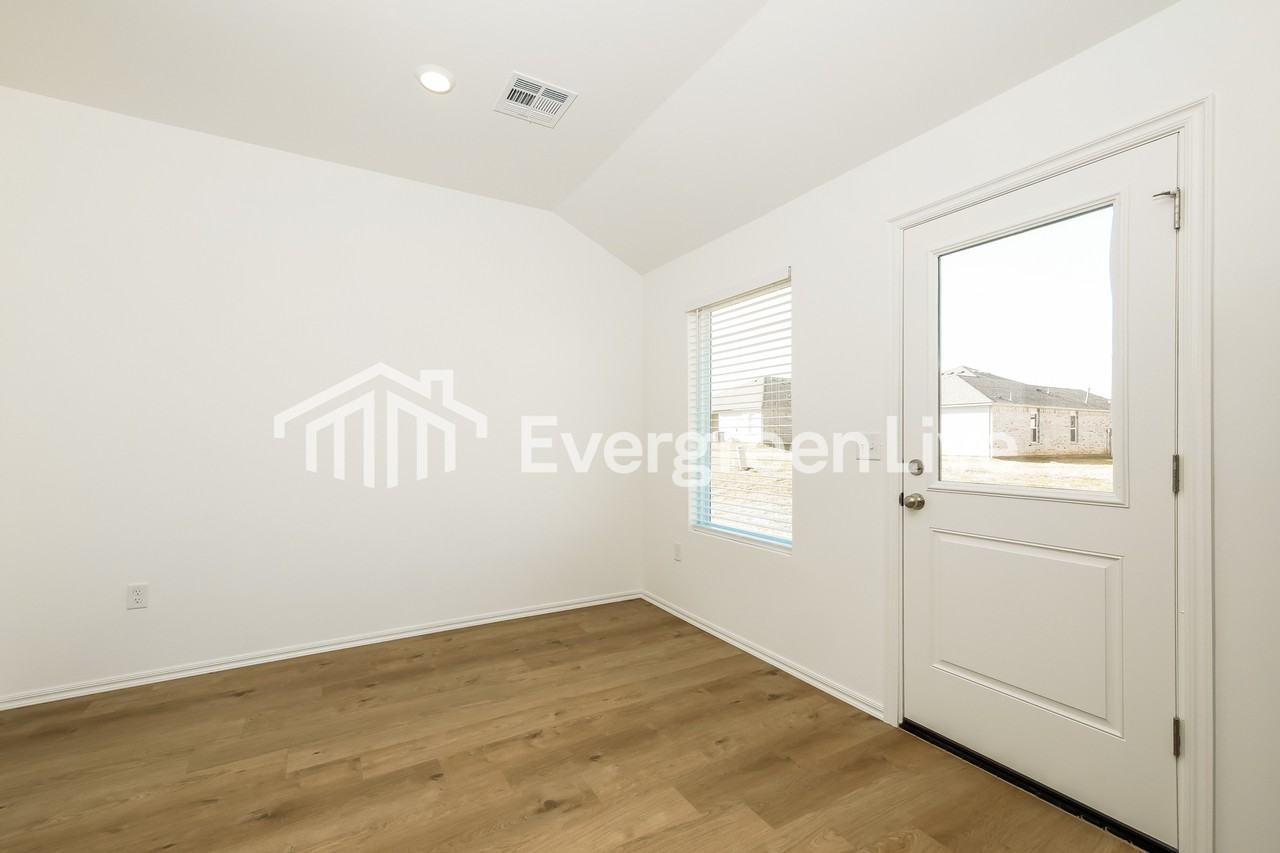 4005 Olivia St - Photo 7 of 16