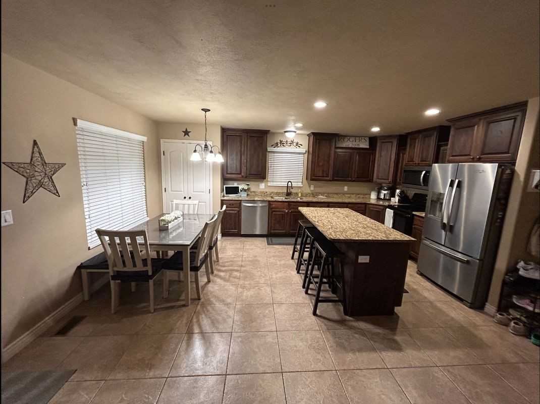 552 East 1725 North - Photo 3 of 4