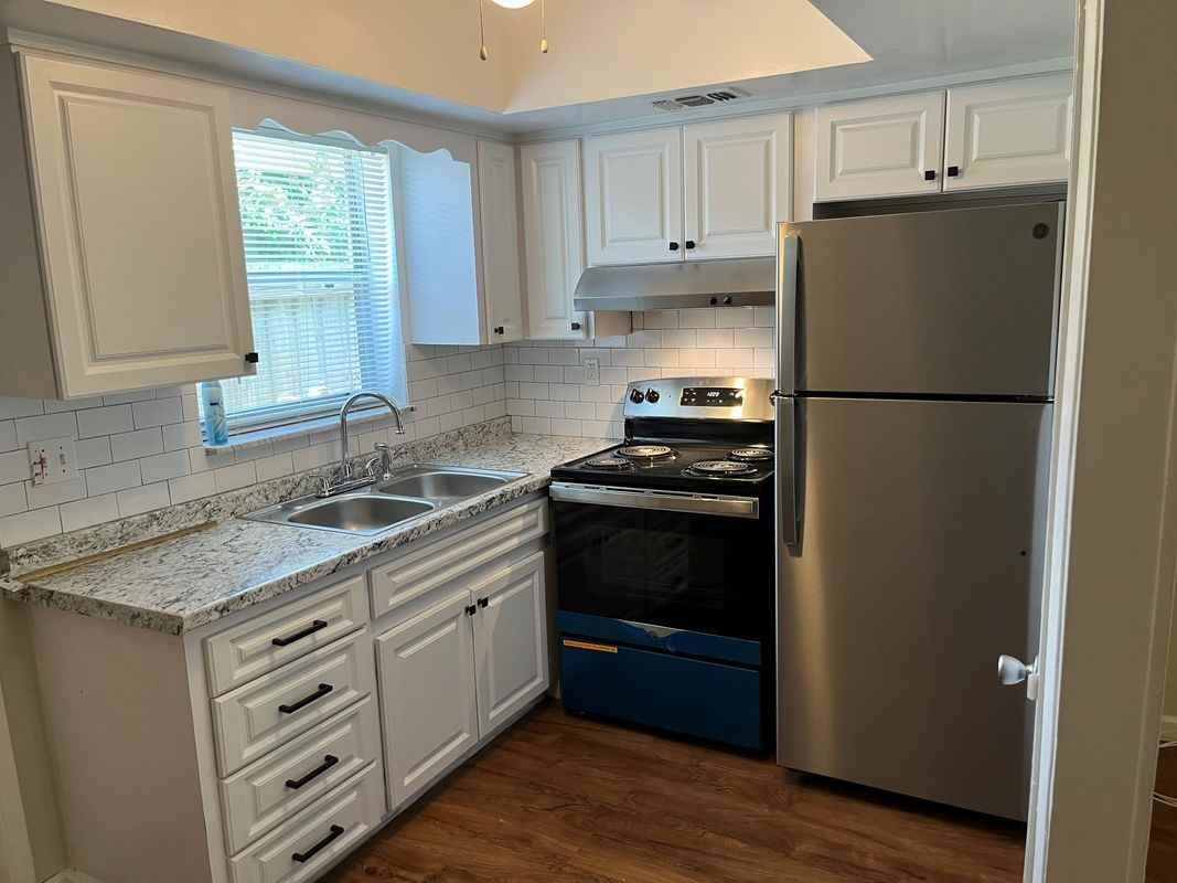 265 Northwest 32nd Street - Photo 3 of 9