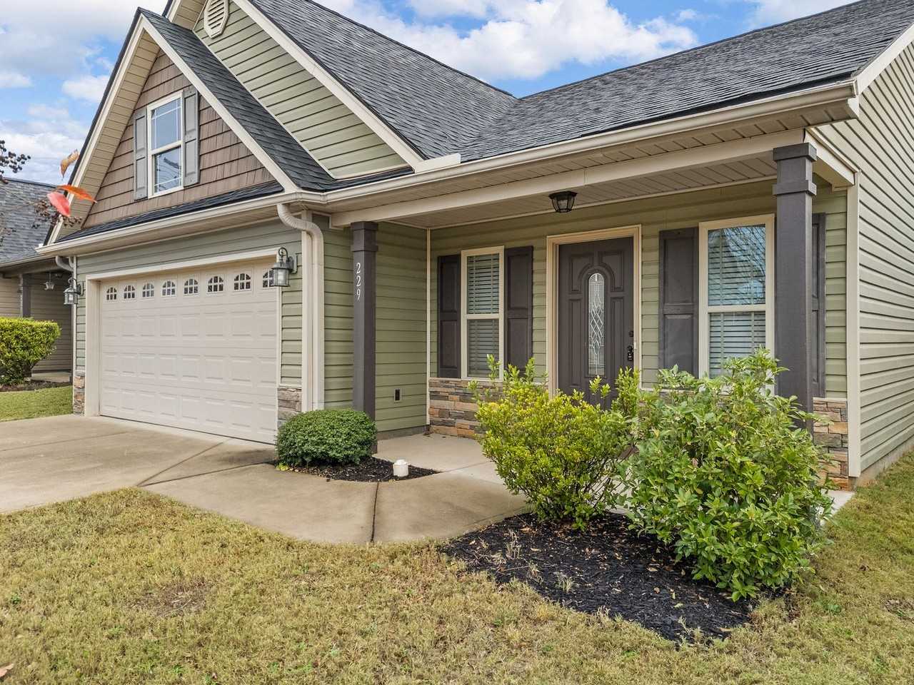 229 Bandallon Place - Photo 2 of 32