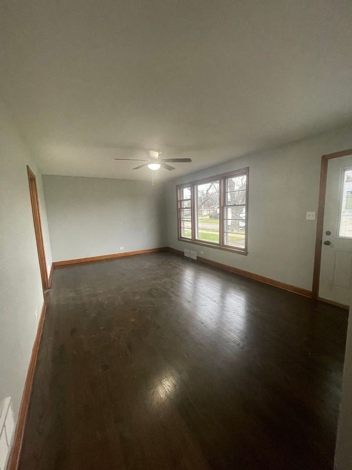 5610 Bohlander Ave - Photo 3 of 15