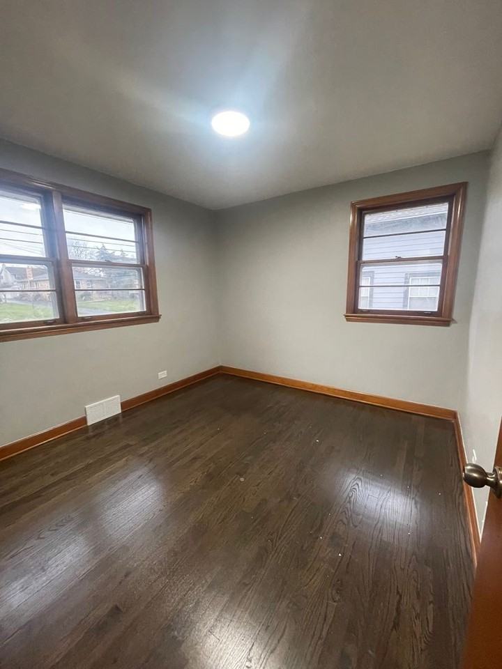 5610 Bohlander Ave - Photo 7 of 15