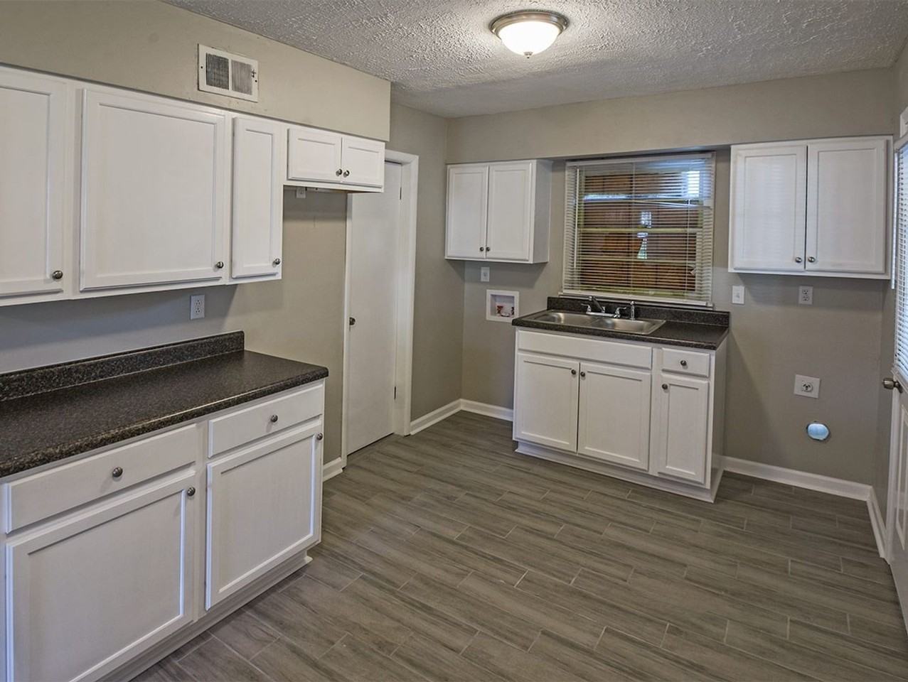 3710 Elm Park Road - Photo 7 of 15