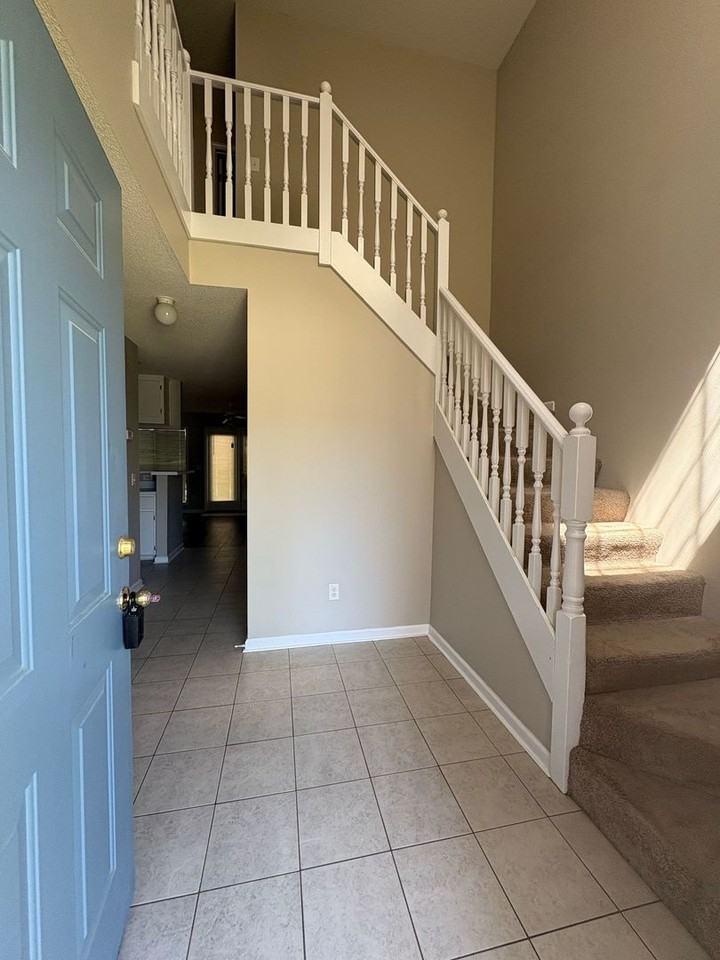 136 South Spring View Drive - Photo 2 of 11