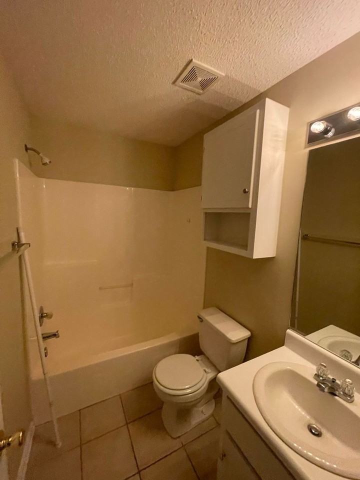 136 South Spring View Drive - Photo 4 of 11