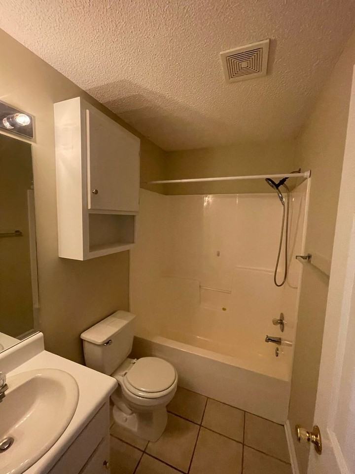 136 South Spring View Drive - Photo 7 of 11