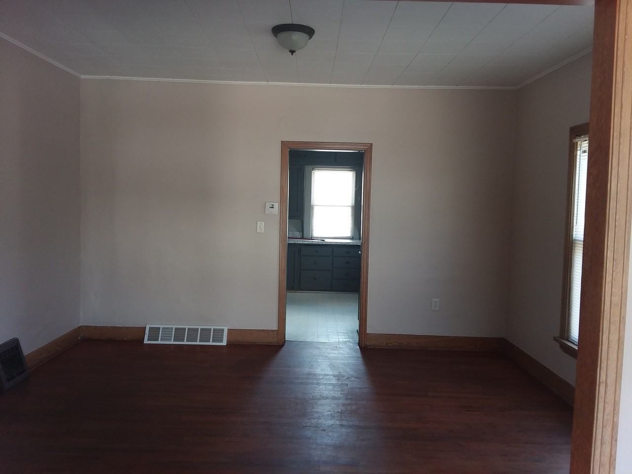 904 S Kimball St - Photo 3 of 11