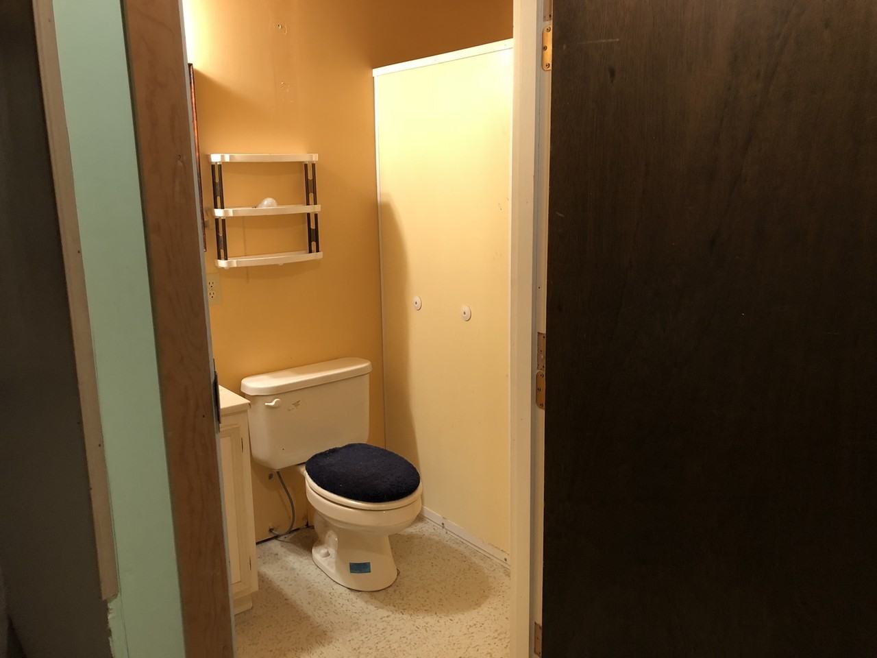 1410 N Custer Ave - Photo 2 of 8