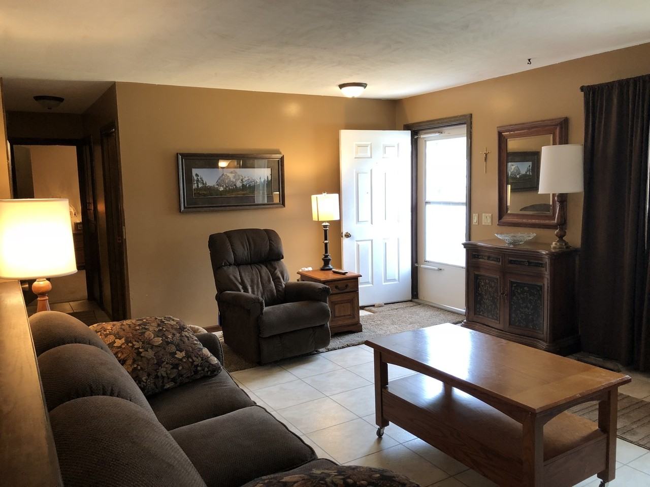 1410 N Custer Ave - Photo 4 of 8