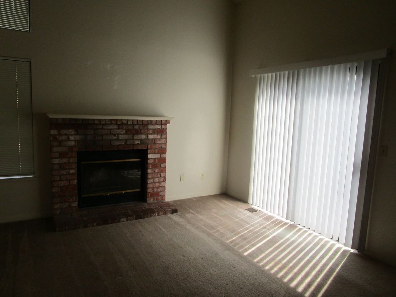 2542 Vista Grande - Photo 3 of 15