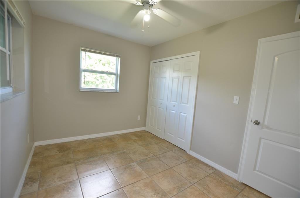 834 Dolores St - Photo 4 of 10