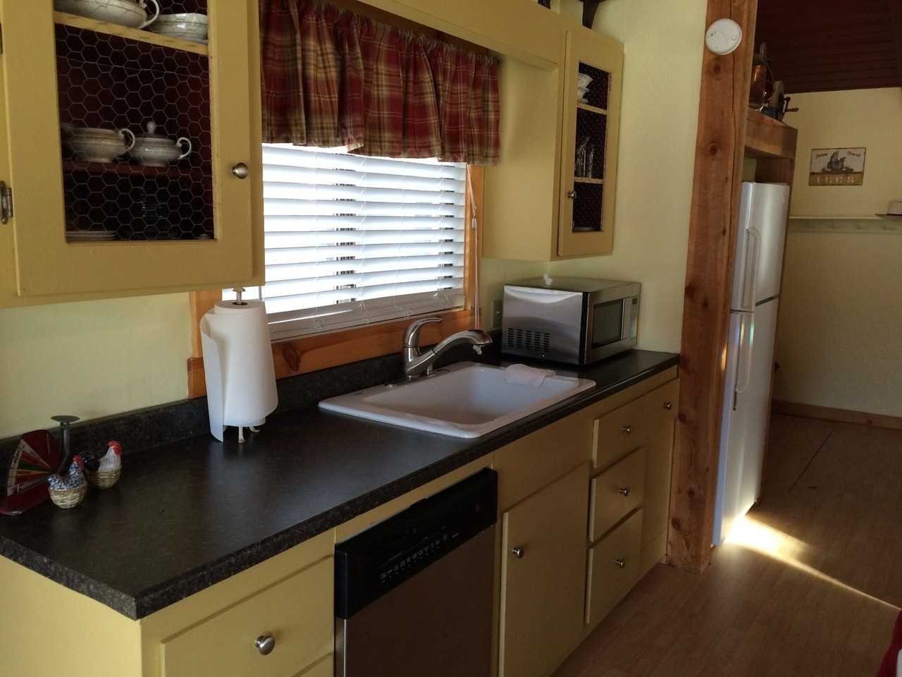 1639 Sleeping Child Rd - Photo 3 of 17