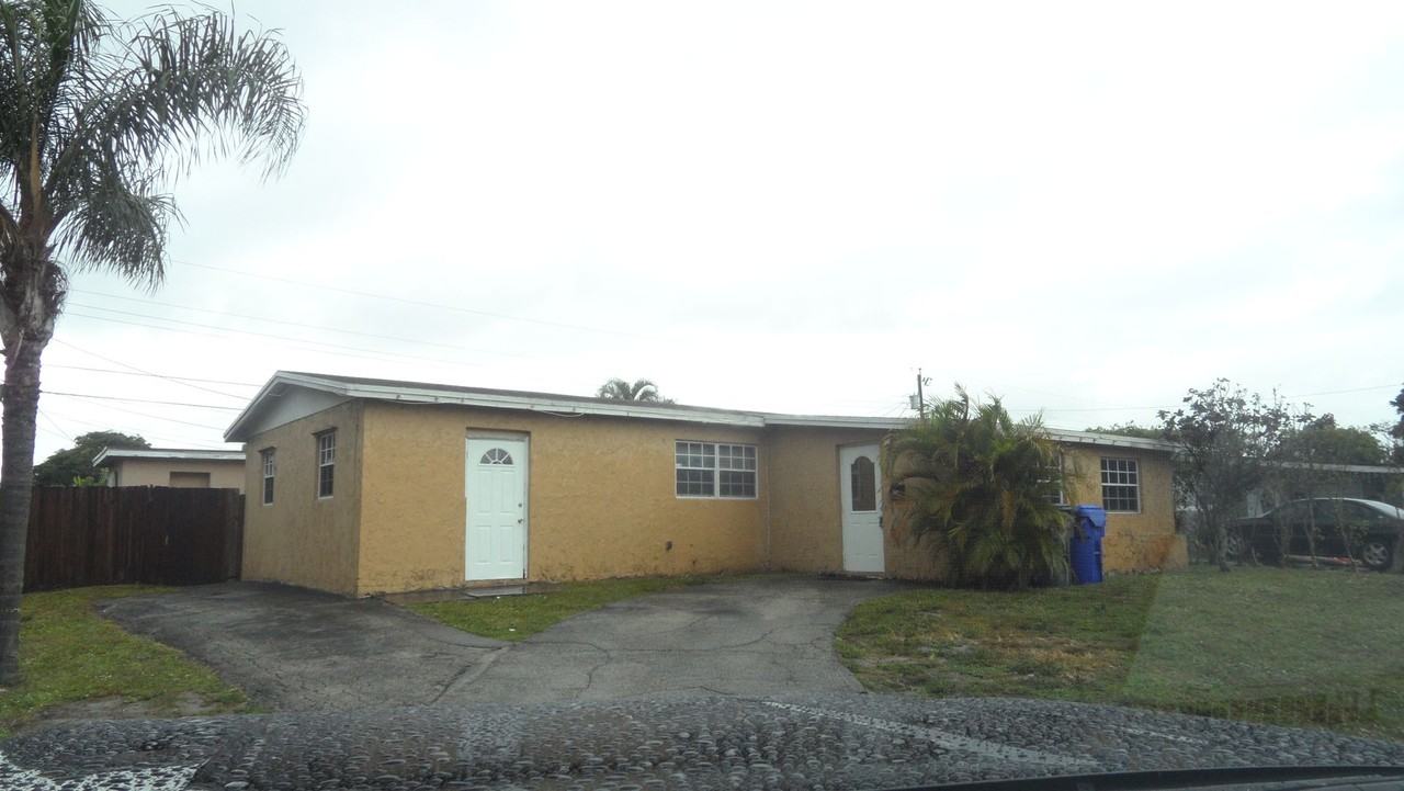 700 N 70th Ave - Photo 2 of 20