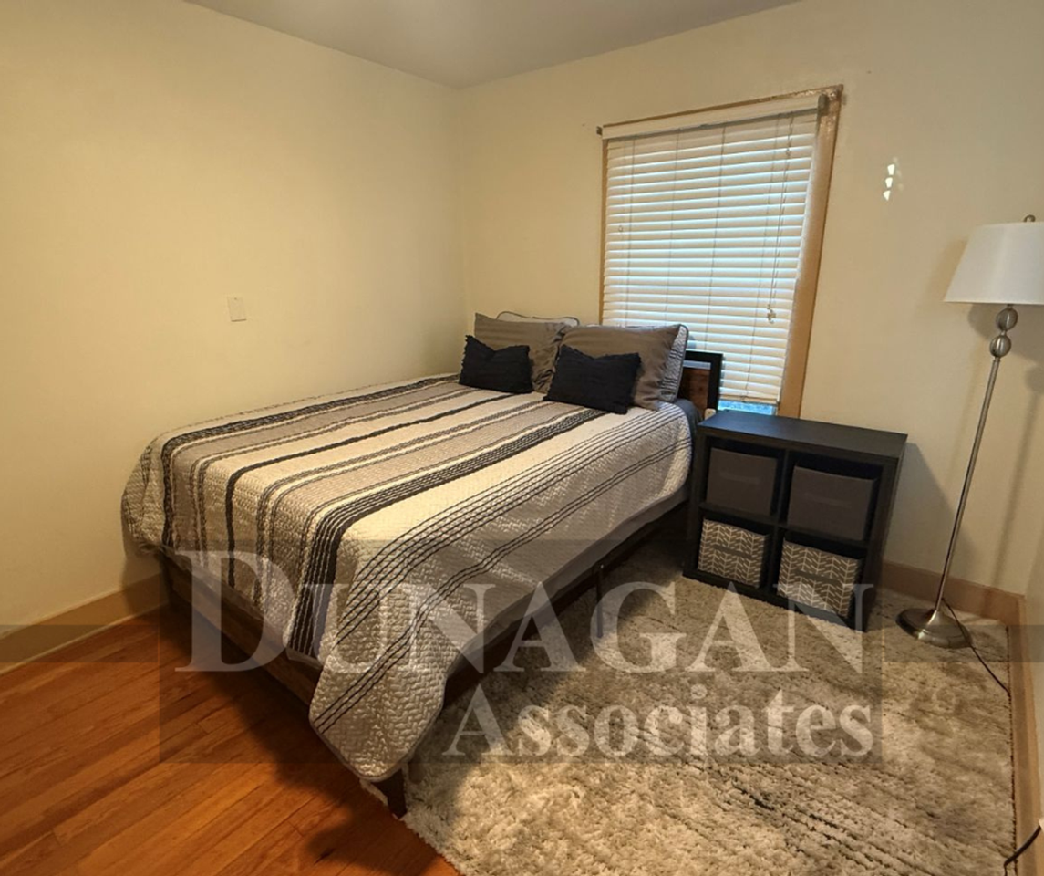 1029 N Francis St - Photo 4 of 9