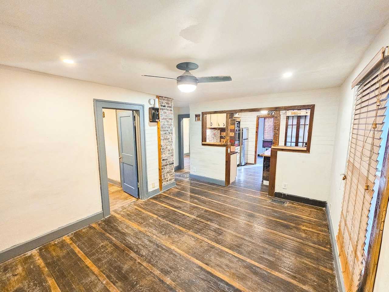 2523 E 18th St - Photo 5 of 24