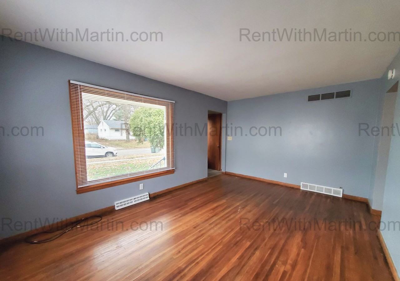 736 Sherman Avenue - Photo 3 of 11