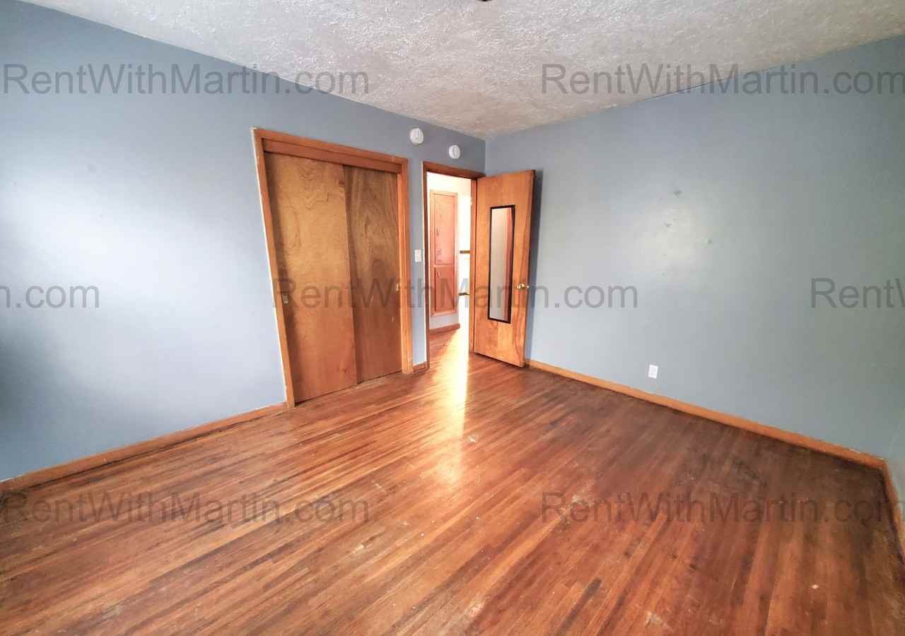 736 Sherman Avenue - Photo 6 of 11