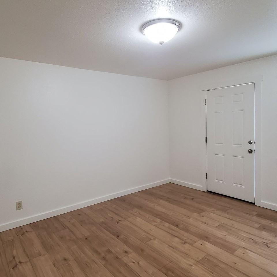 704 INDIANA - Photo 3 of 32