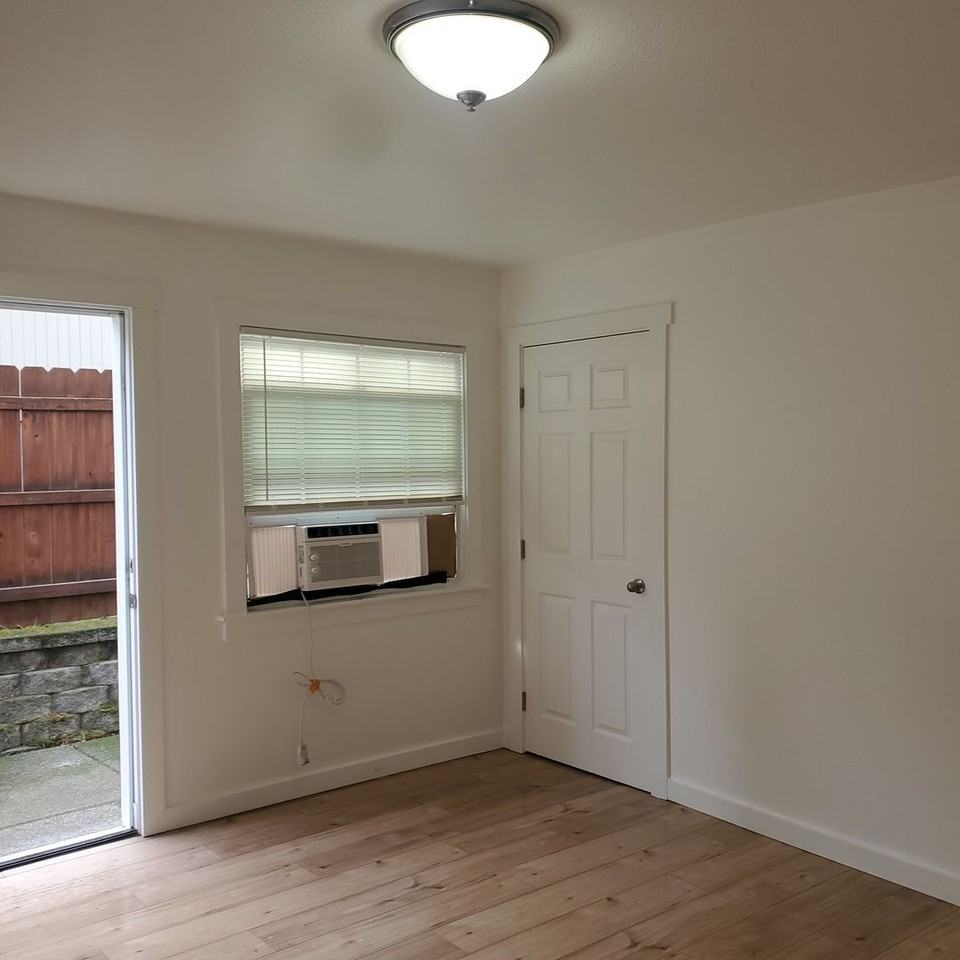 704 INDIANA - Photo 4 of 32