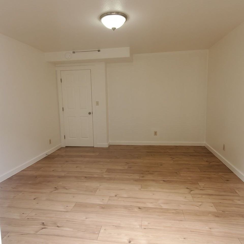 704 INDIANA - Photo 5 of 32